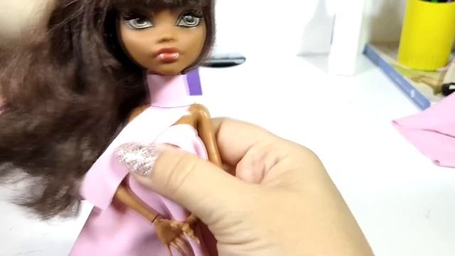 Как сделать одежду для кукол Монстер Хай и Барби без шитья DIY для кукол смотреть онлайн