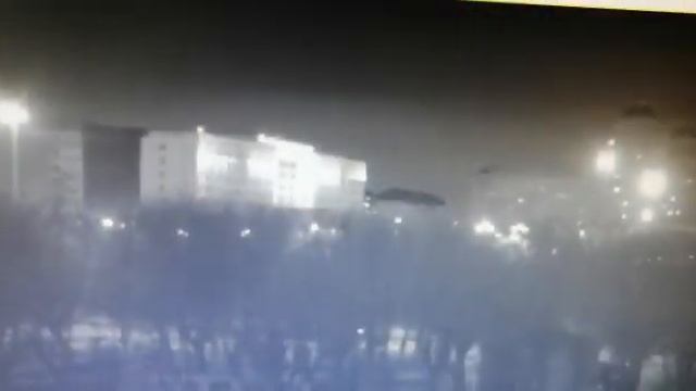 Житель Атырау, привязал к машине сани и прокатил девушку смотреть онлайн