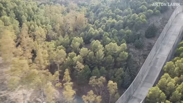 Он Слишком Быстро Спускался Вниз На Велосипеде... смотреть онлайн