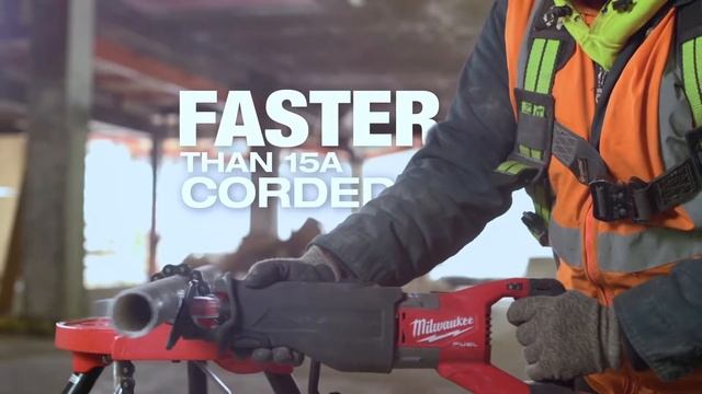 MILWAUKEE M18 FUEL™ SUPER SAWZALL® Reciprocating Saw смотреть онлайн