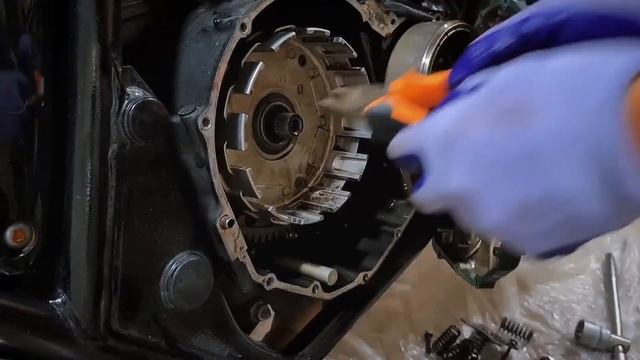 Замена сцепления на Honda cb400sf/Изгнание барабашки/Антиремонт смотреть онлайн
