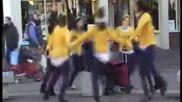 Viral - Personal Space Invaders смотреть онлайн