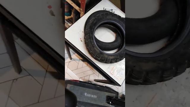 Kugoo M4 Pro. электросамокат.Как установить литое колесо(шина без камеры)