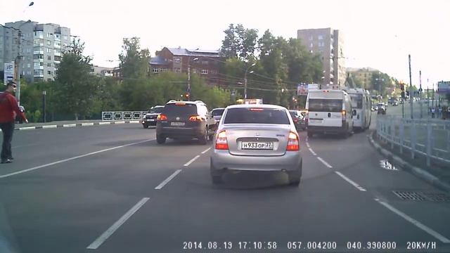 Пешеходный переход ПОПЕРЕК дороги смотреть онлайн