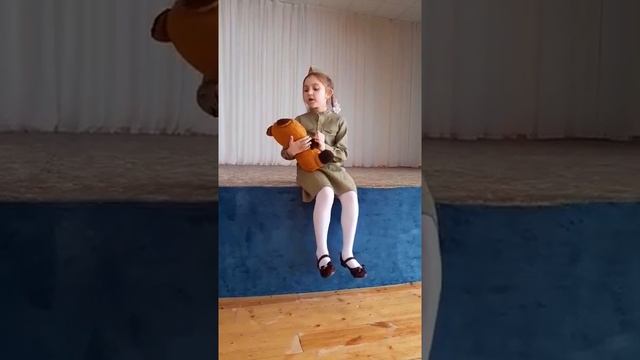 Лора Тасси "Оборванного мишку утешала..." (читает Нигматуллина Руфина, город Оренбург) смотреть онлайн