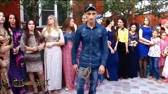 Супер танцы на свадьбе в Чечне. Зажигательная лезгинка смотреть онлайн