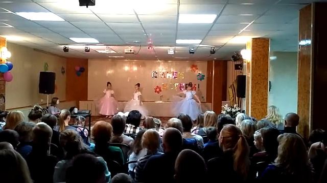 Первый танец Алины, ЦДОД Усинск ноябрь 2016 смотреть онлайн