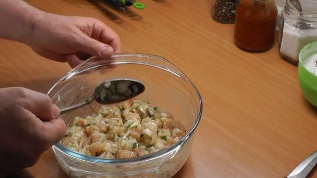Котлеты из рубленого куриного филе - грудки (бризоль)..Просто, очень вкусно! смотреть онлайн