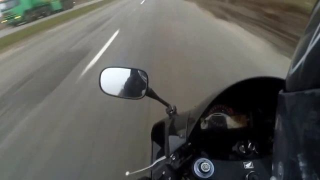 Honda cbr 600rr Покатушки, первый раз на спортбайке) смотреть онлайн