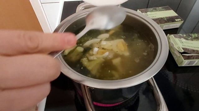 Диетический "Сырный Суп" с брокколи приготовленный в кастрюле АМС смотреть онлайн