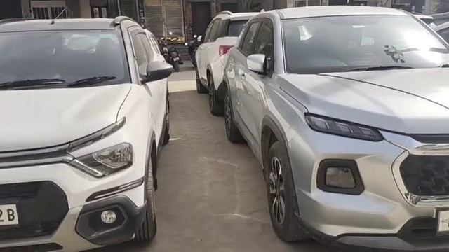 Maruti Grand vitara vs Citroen C3 Size comparision | Toyota hyrider смотреть онлайн