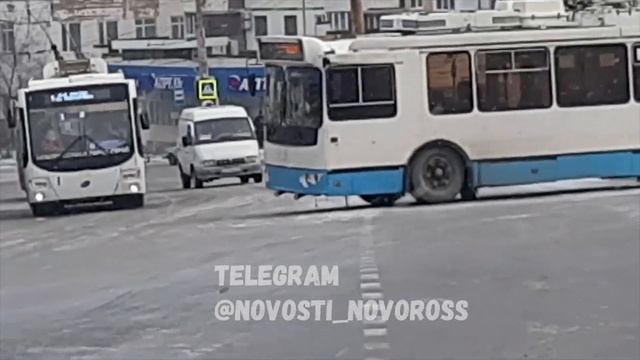 Новороссийск гололед 11.03.2021 смотреть онлайн