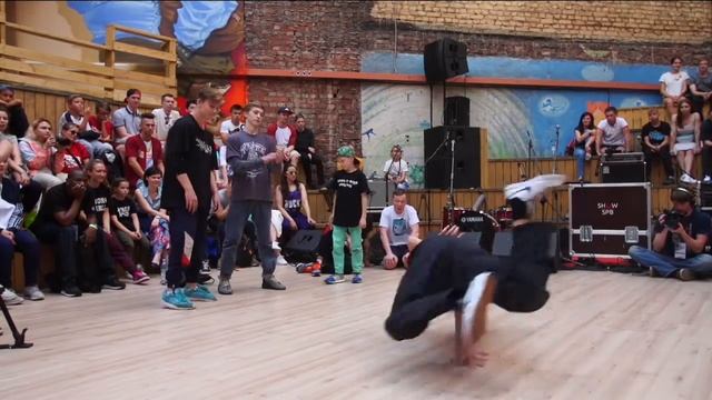 Avrora B-boys vs Немного мяса \ V1 Festival \ Юниоры 3 на 3 смотреть онлайн