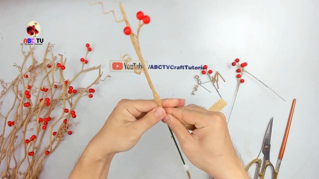 ABC TV | How To Make Christmas Wreath With Paper (Slowly) - Craft Tutorial смотреть онлайн