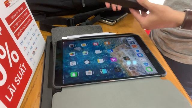 UniQ iPad Pro 10.5 inch có nơi để Pencil tại www.iCenter.vn смотреть онлайн
