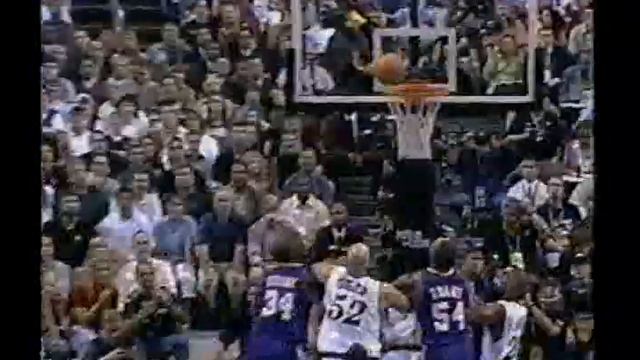 Shaq hits Mutombo смотреть онлайн