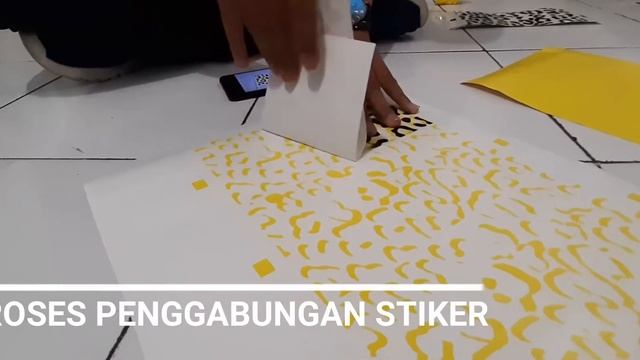 Proses pembuatan Cutting Stiker смотреть онлайн