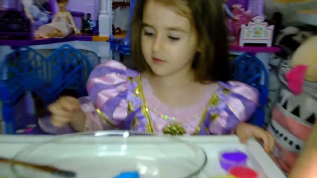 Милана открывает слаймы Slimygloop!!! Учим цвета!!! смотреть онлайн