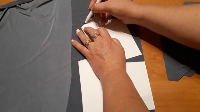 Выкройка воротника качели с цельнокроеной обтачкой.mp4 смотреть онлайн