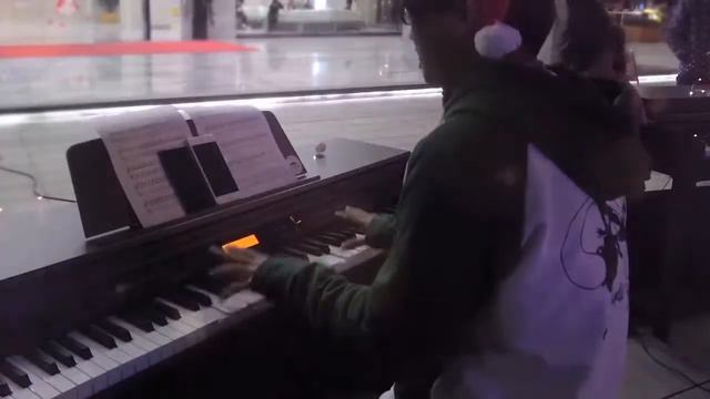 All I Want for Christmas is You Street Recital - Flychord Wish You Merry Christmas смотреть онлайн