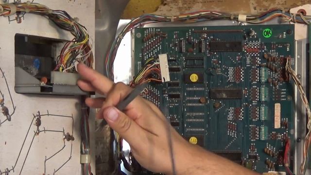 Pinball Display Repair - Fix Missing Digits on Early Solid State Pinball Machine Display смотреть онлайн
