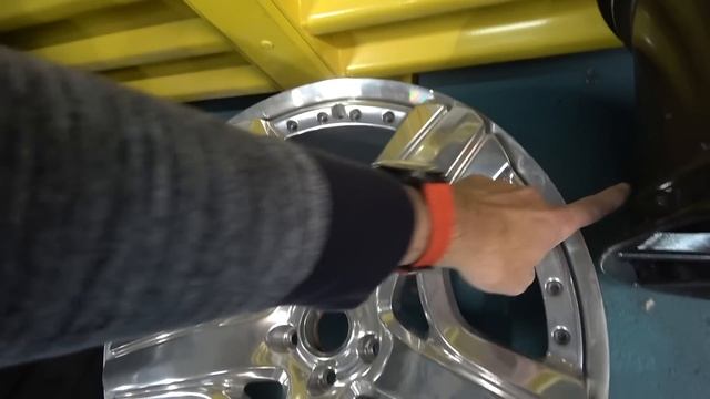 The Worst Designed Parts on Bentleys смотреть онлайн