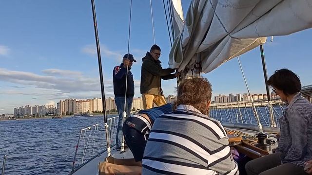 Петровская коса и Петербург с борта парусной яхты смотреть онлайн