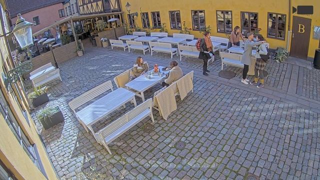 AXIS M31 Network Camera Series - Affordable flat-faced domes with IR смотреть онлайн