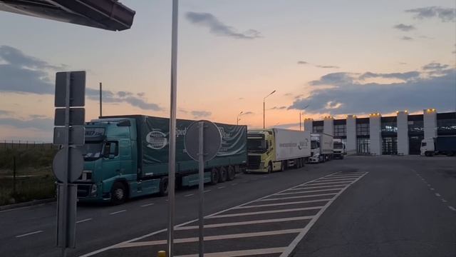 DAF Красавчик В Армении , В компании хороших людей, и двигаемся сторону Турции смотреть онлайн