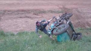 Трюк на мотоцикле урал