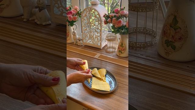 ХРУСТЯЩИЕ ТРУБОЧКИ С КУРИЦЕЙ, СЫРОМ  И ФАСОЛЬЮ