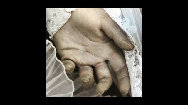 The Living Mannequin || La Pascualita смотреть онлайн