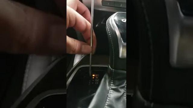 Como destrabar palanca de velocidades vehículo Infiniti смотреть онлайн