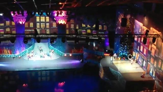 Новогодние шоу на воде(4) смотреть онлайн