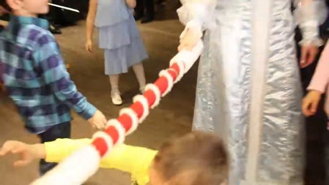 Новогодний праздник для детей в кафе Душевная мадам смотреть онлайн