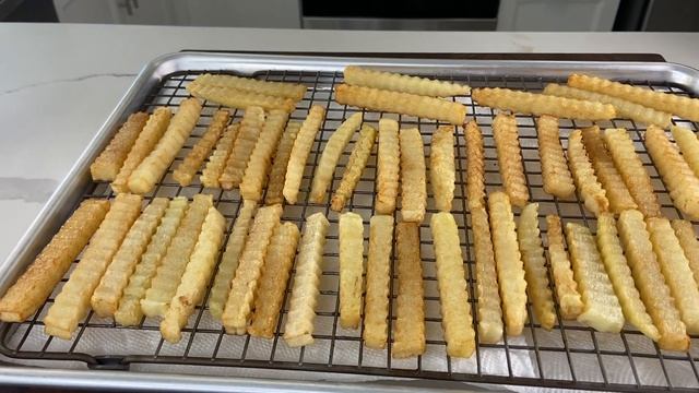 Homemade Crinkle Fries- Crispy and Delicious смотреть онлайн