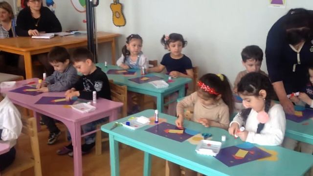 Открытое занятие на тему: Аппликация из цветной и фактурной бумаги. Ракеты. смотреть онлайн