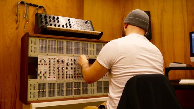 Playing with the Arp 2500 (Requires subs to hear the bass notes) смотреть онлайн