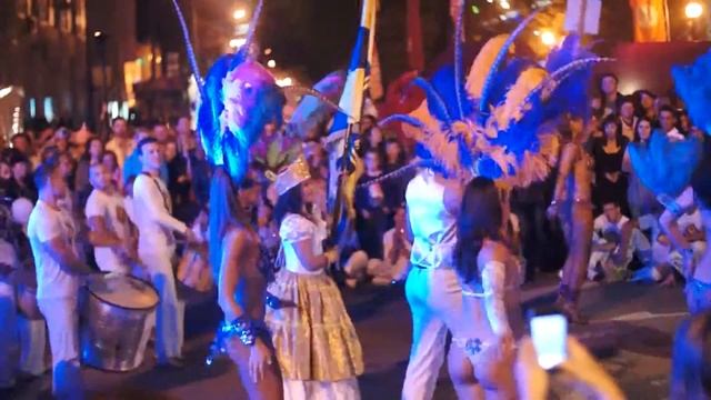 День Города 2014 - Яркие Люди - AfroBrazil - шоу Aquarela do Brazil 6 танцовщицы в перьях