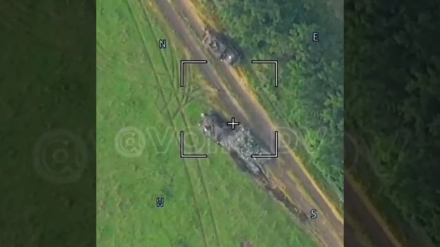 ?????NATO戦車がドローン「ランセット」の自爆攻撃で??アメリカのMaxxPro装甲車と衝突? 傭兵は全員死亡し、自己同士の殺害が発生。別のMaxxProにも弾が命中?。#自爆 смотреть онлайн