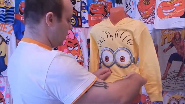Кофта с Миньоном смотреть онлайн