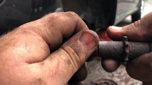 Лачетти замена колодок ручного тормоза Нубира! Chevrolet Nubira handbrake pads replacement Lacetti. смотреть онлайн