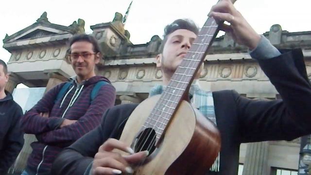 Tom Ward playing incredible guitar at the Edinburgh Fringe 2012 смотреть онлайн