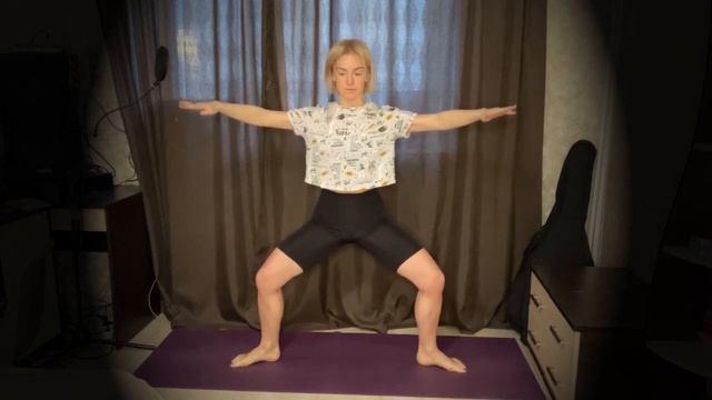 Йога утренняя дома. Новые упражнения 4. Часть 1 смотреть онлайн