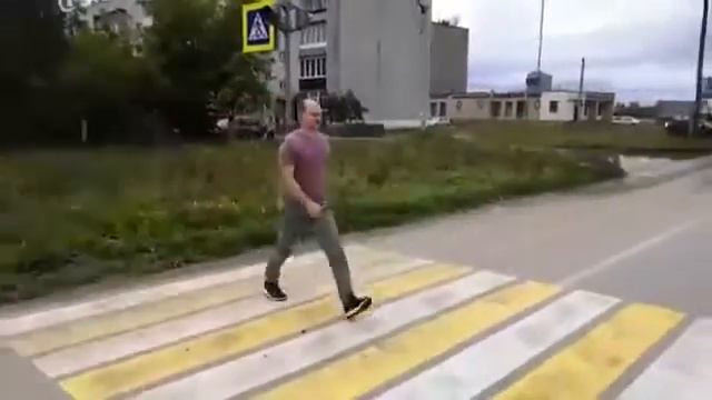 Пешеходный переход, который мы заслужили. смотреть онлайн