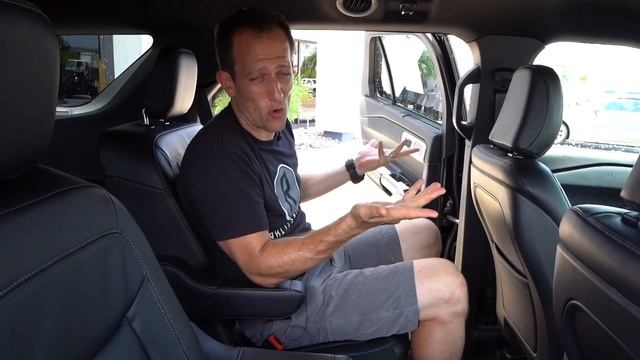 Is the 2020 Ford Explorer Limited the BEST choice for a 3-row SUV? смотреть онлайн