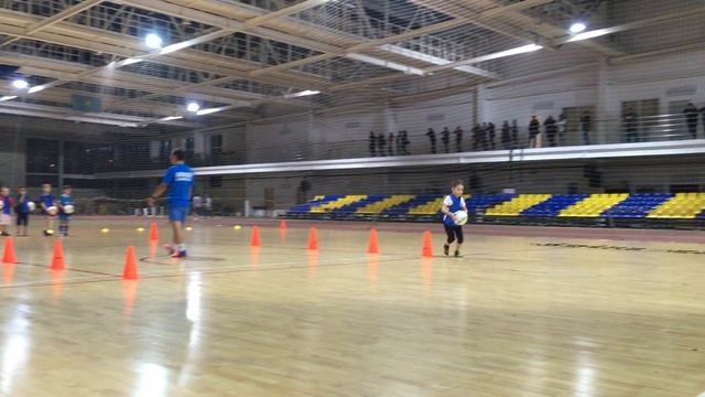 Эстафета. Фрагмент тренировки группы 5-7 лет. смотреть онлайн