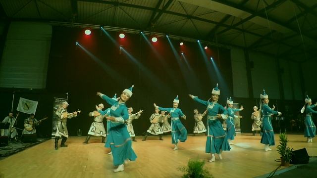 2. TUVAN FOLK DANCE Ensemble SAYANI TOUVA Ансамбль Саяны смотреть онлайн