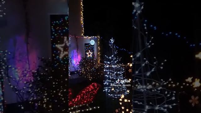 Женщина пишет письмо деду Морозу. До слез...08 декабря 2022 г. смотреть онлайн