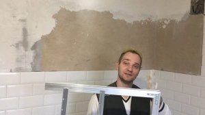 Как проще установить параллельные световые линии на натяжном потолке .mp4